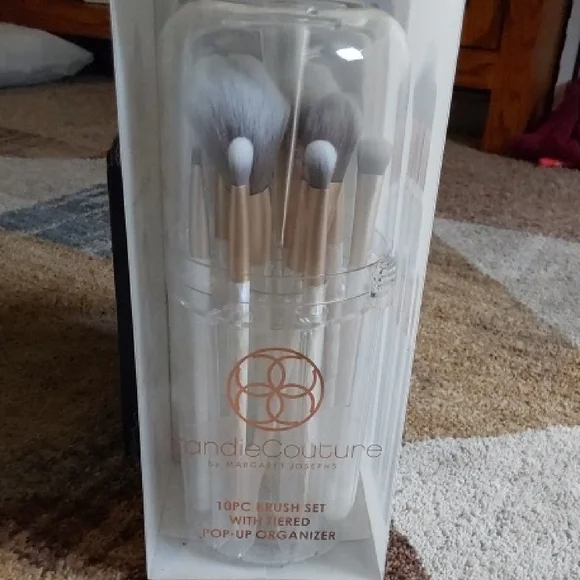 Cala Candle Couture Makeup Brush Set - Picture 4 of 4